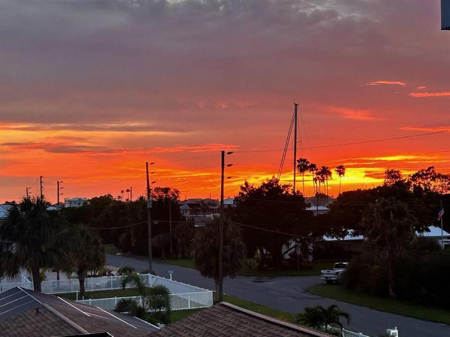 5 Bed3Bath Waterfront Pool Home With Full Gym, Office, And Heated Pool! Hernando Beach Exteriör bild
