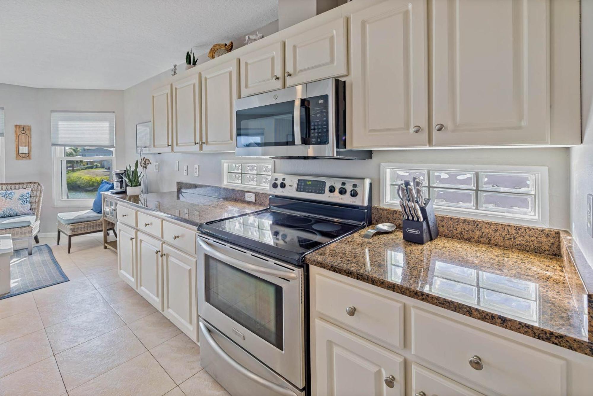 5 Bed3Bath Waterfront Pool Home With Full Gym, Office, And Heated Pool! Hernando Beach Exteriör bild
