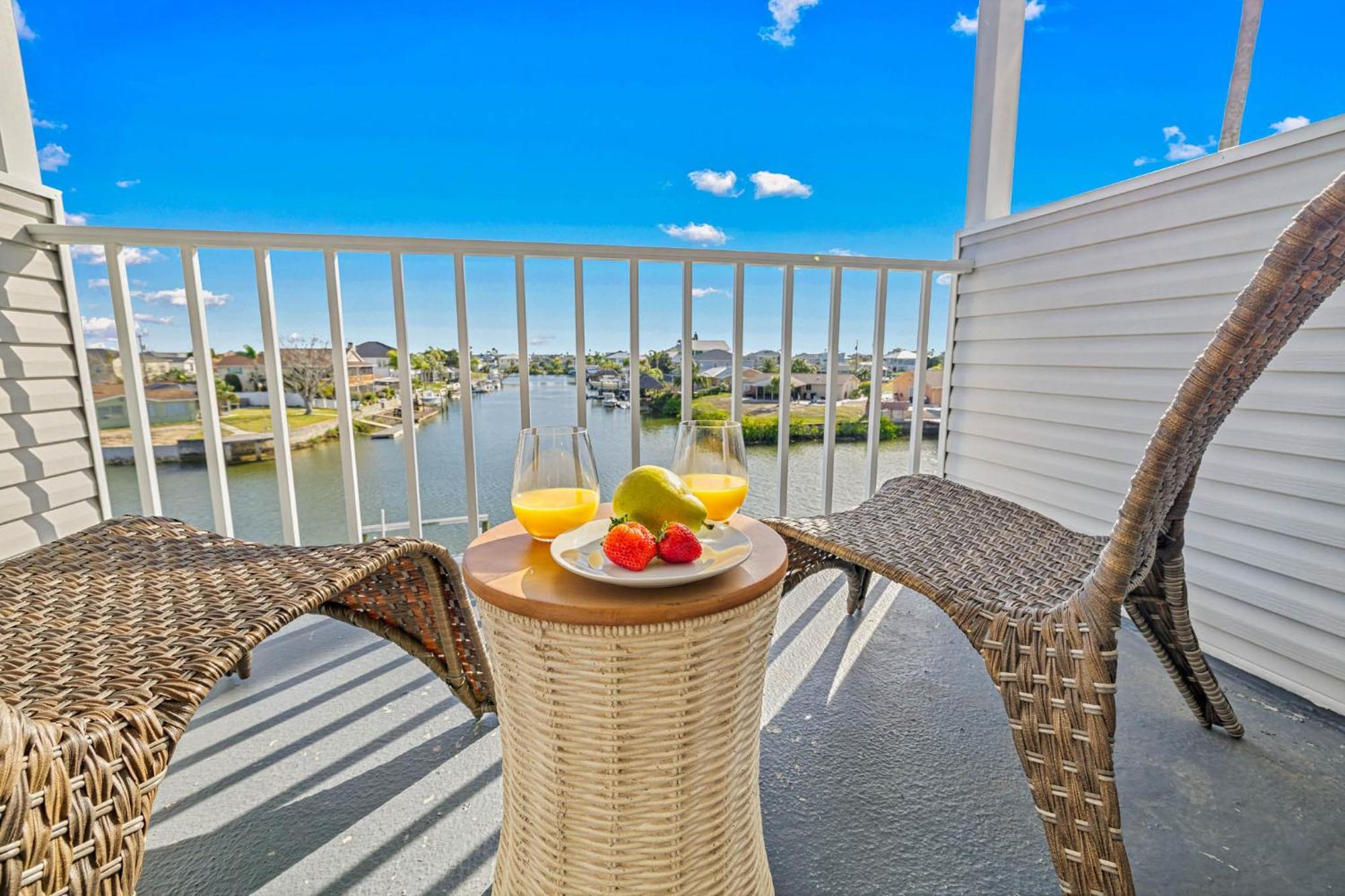 5 Bed3Bath Waterfront Pool Home With Full Gym, Office, And Heated Pool! Hernando Beach Exteriör bild
