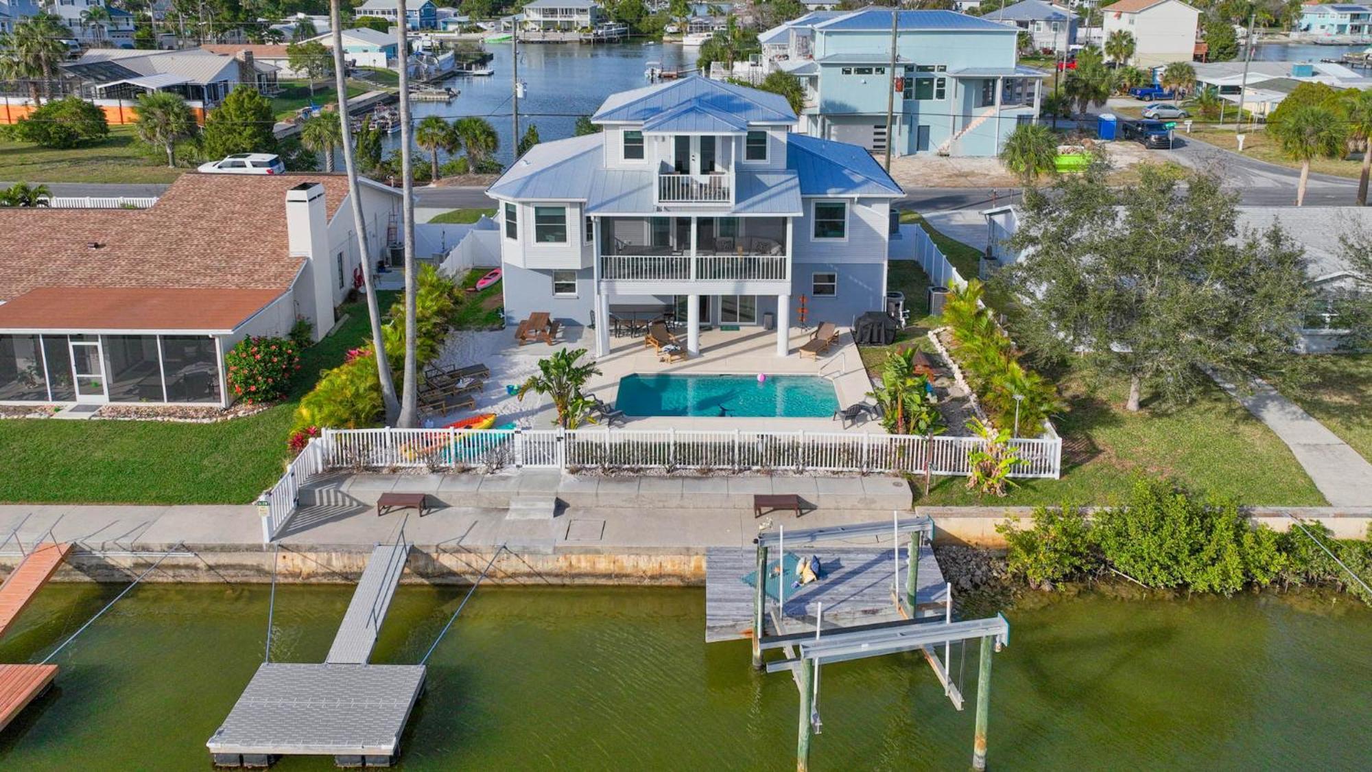 5 Bed3Bath Waterfront Pool Home With Full Gym, Office, And Heated Pool! Hernando Beach Exteriör bild
